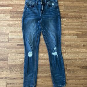 Indigo Rein distressed jeans size 9 like new